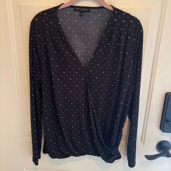 Banana Republic Black Polka Dot Wrap Top size M - Picture 5 of 5